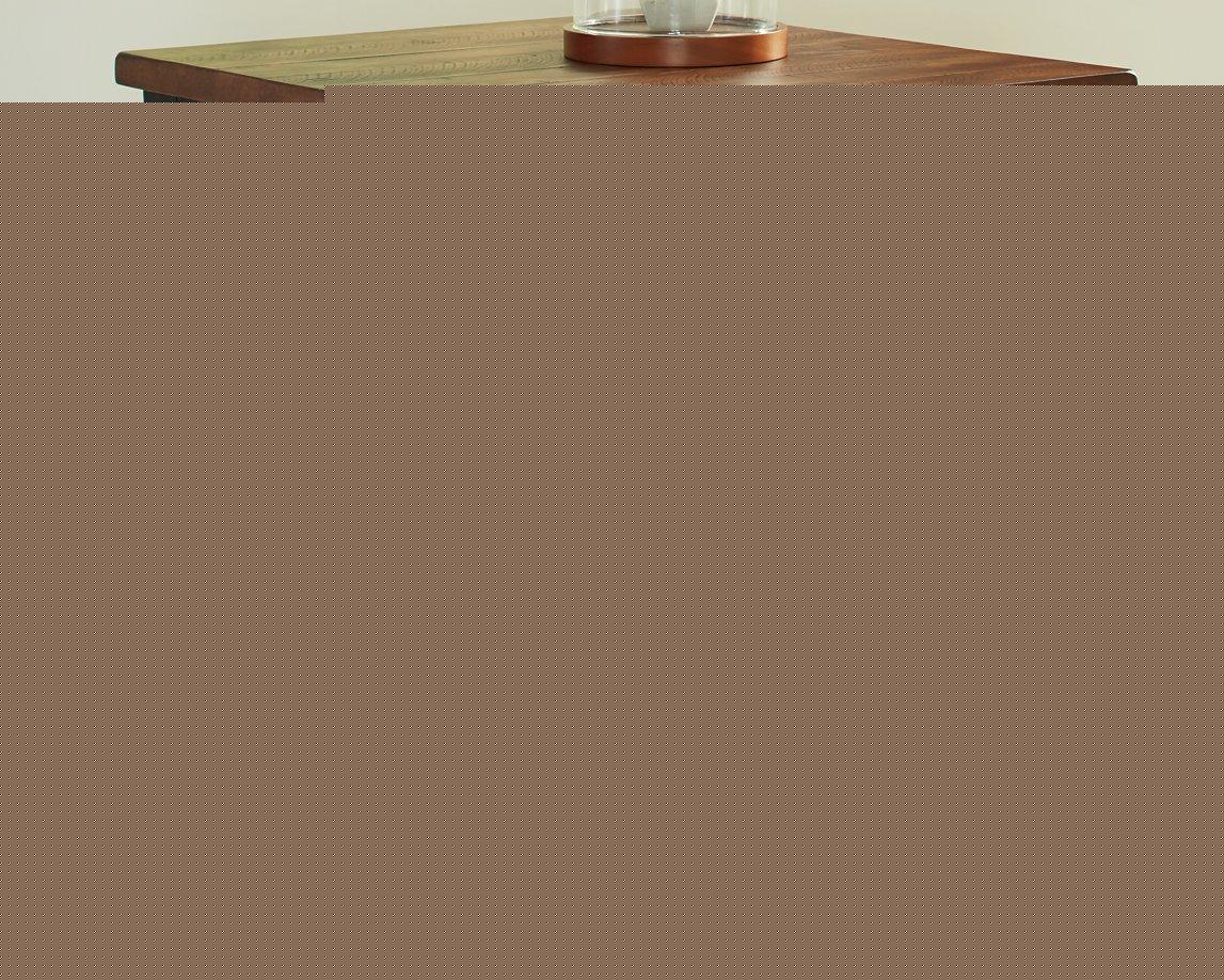 Valebeck Table Set